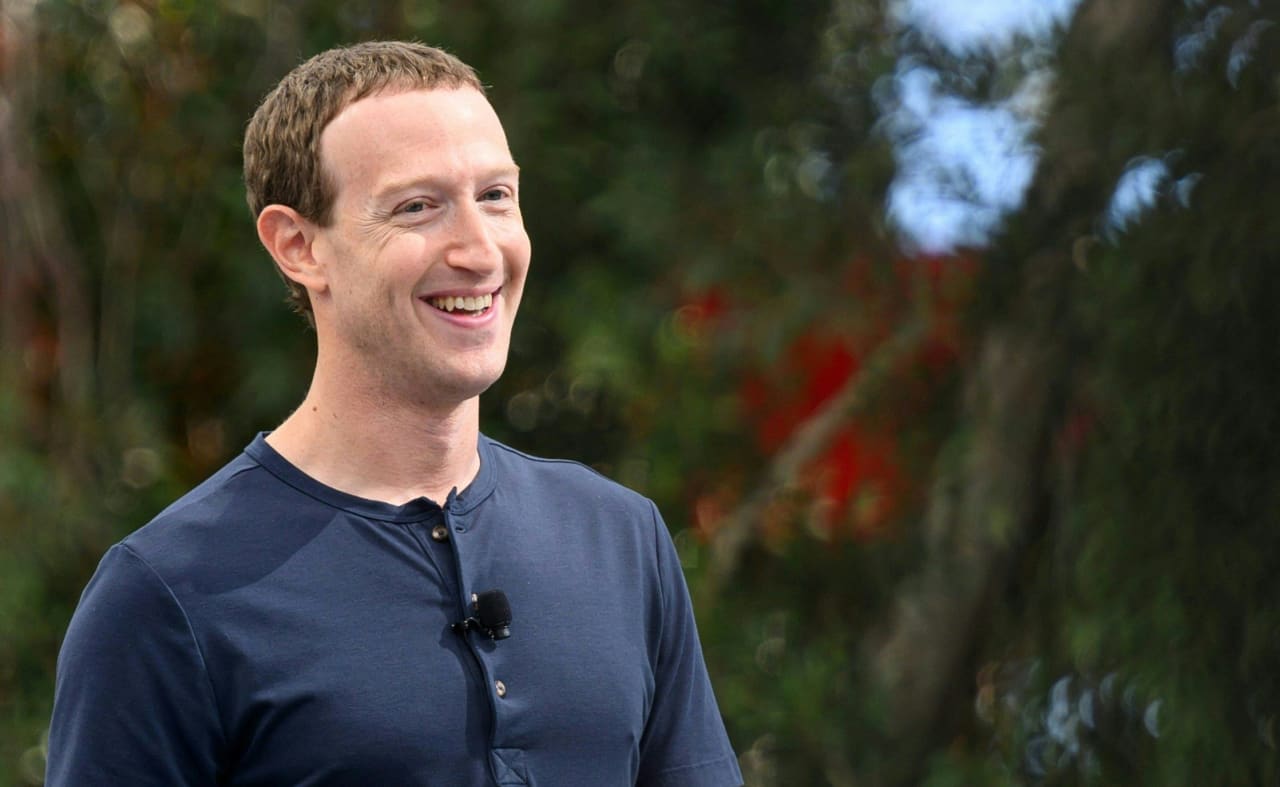 Zuckerberg says he’s now a rancher, raising cows on beer and nuts