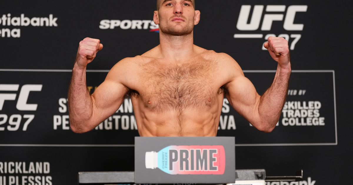 UFC 297 weigh-in results: Sean Strickland, Dricus du Plessis on weight for title fight, 2 others miss