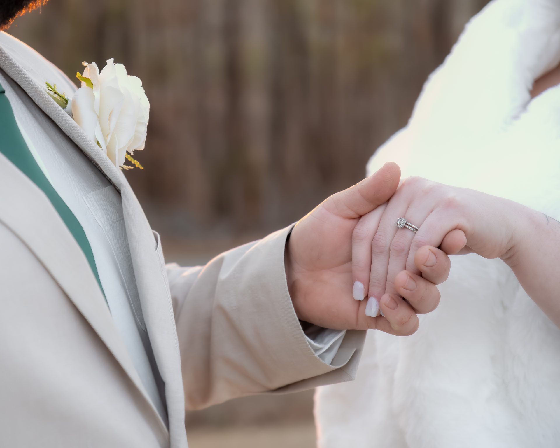 Pronounce What?! Kentucky Couple Will get Married In Gas Suppose Lavatory (Video)