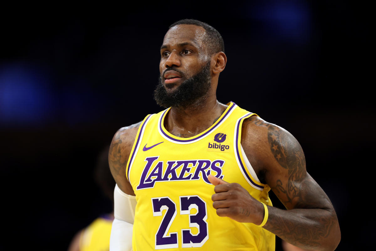 To 40,000 and beyond! Scoring champ LeBron retains alongside side extra