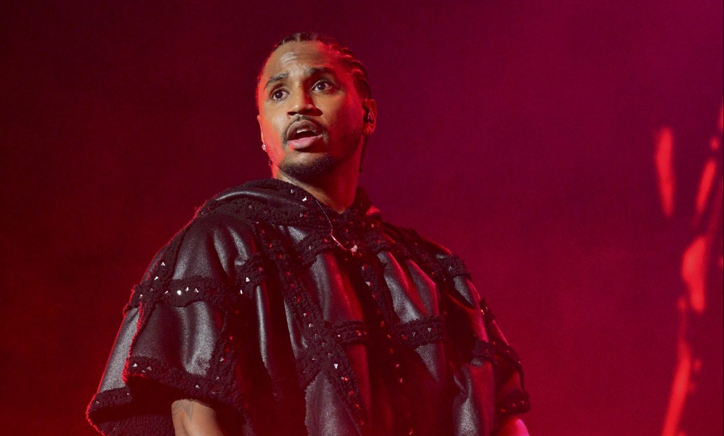 Oop! The Cyber net Cuts UP After Trey Songz Will get Up Stop & Private With Followers At A Baltimore Meet & Greet (Pics)