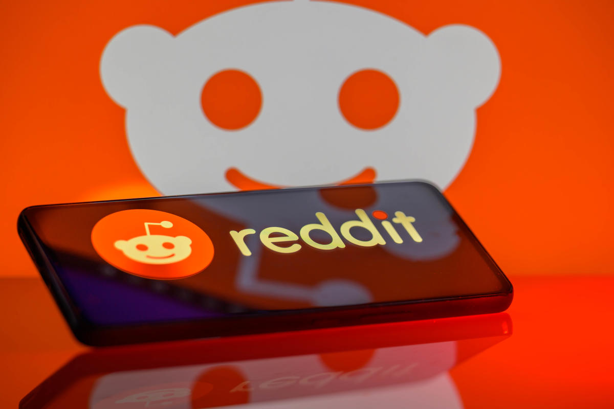 The FTC is probing Reddit’s AI licensing offers