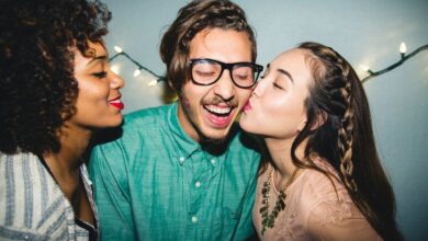 10 Forms of Polyamorous Relationships, Explained