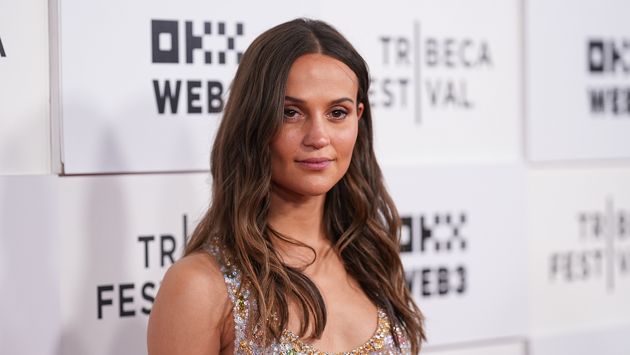 Alicia Vikander Says She Felt Tackle an “Imposter” Playing Pregnant Characters Forward of Becoming a Mom