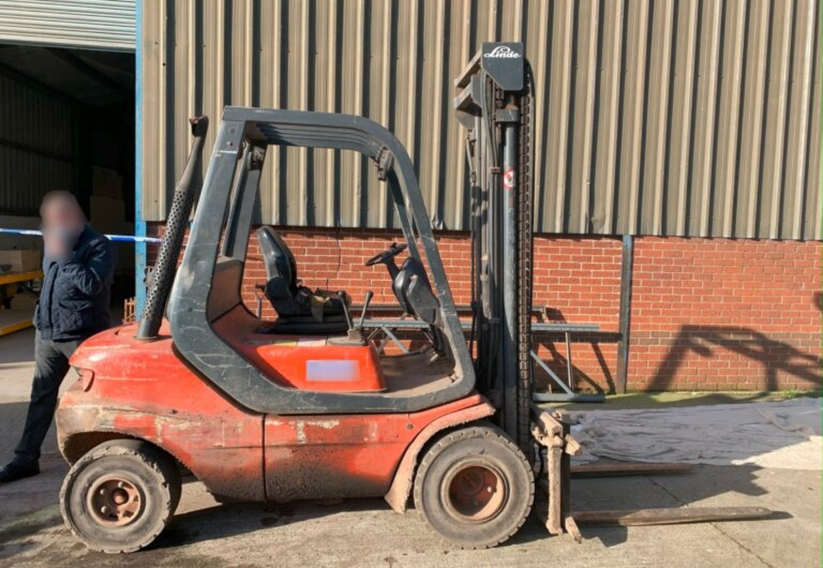 Roofer dies in topple from potato field on forklift