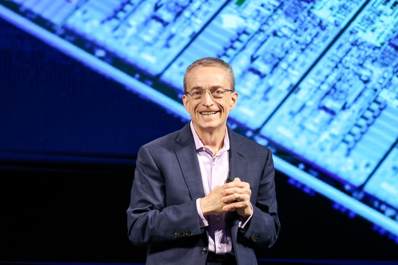 Intel CEO’s turnaround mirrors some moves by Steve Jobs. However is it too gradual?